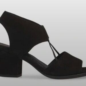 Eileen Fisher Doe tumbled nubuck sandal in black